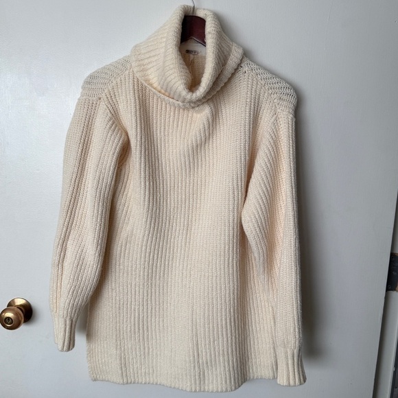 Free People Chunky Oversized Turtleneck Sweater - Picture 2 of 6